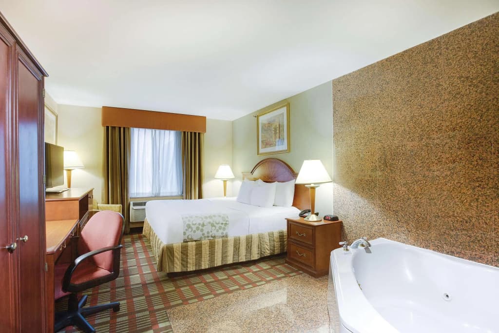 La Quinta Inn by Wyndham Queens (New York City) - photo 3