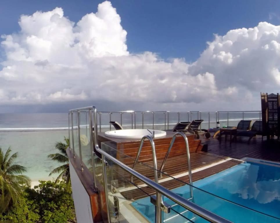 Airport Beach Hotel - photo 17