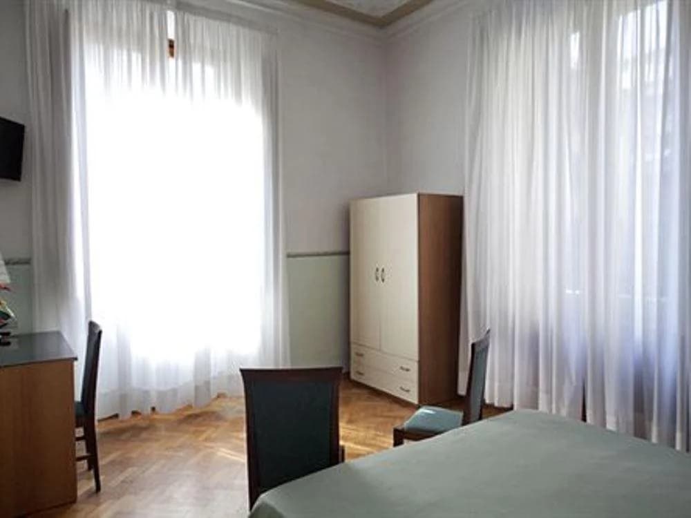 Hotel Serena - photo 3