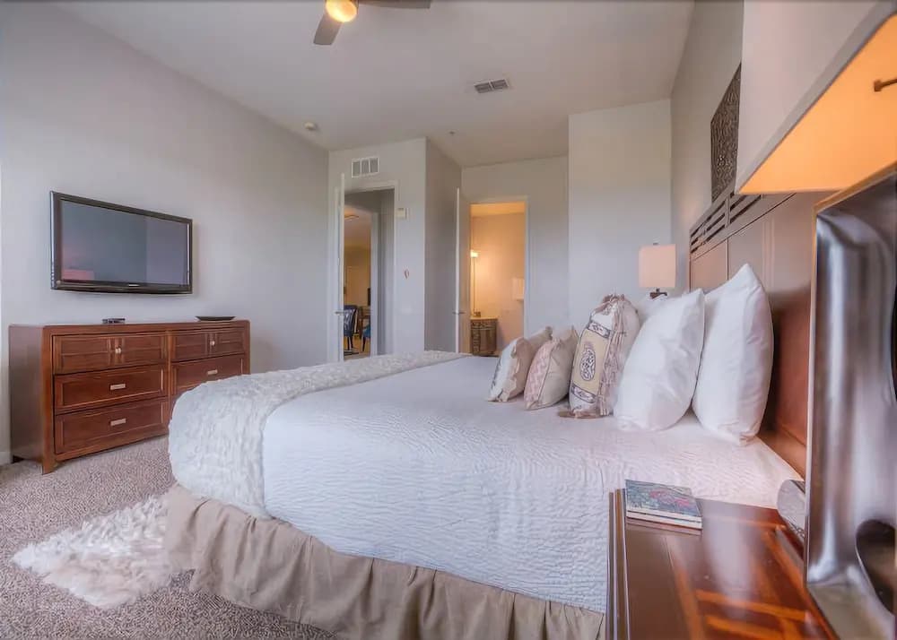 5048 Shoreway Loop #402, - photo 5
