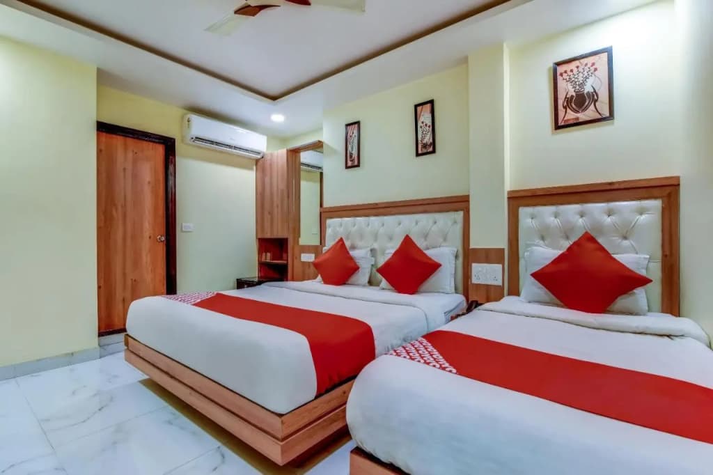 Hotel Sarthak Palace - photo 3