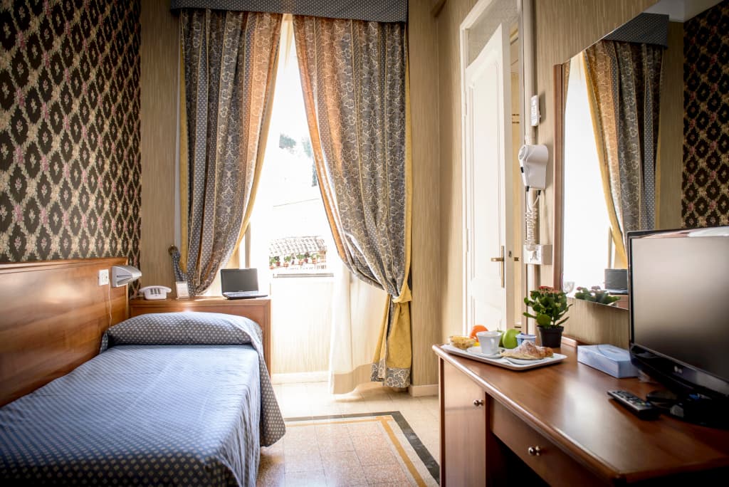 Hotel Emmaus - photo 6