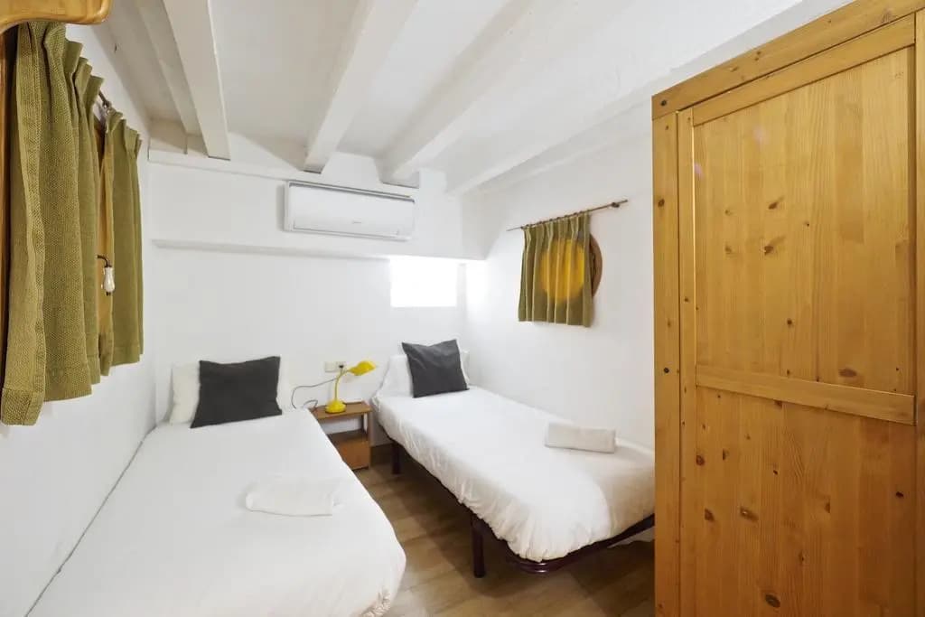 Suites4days Les Corts House - photo 3