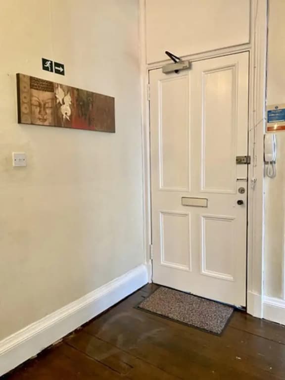 Large 5 Bedroom Flat in Marchmont, Edinburgh - photo 17