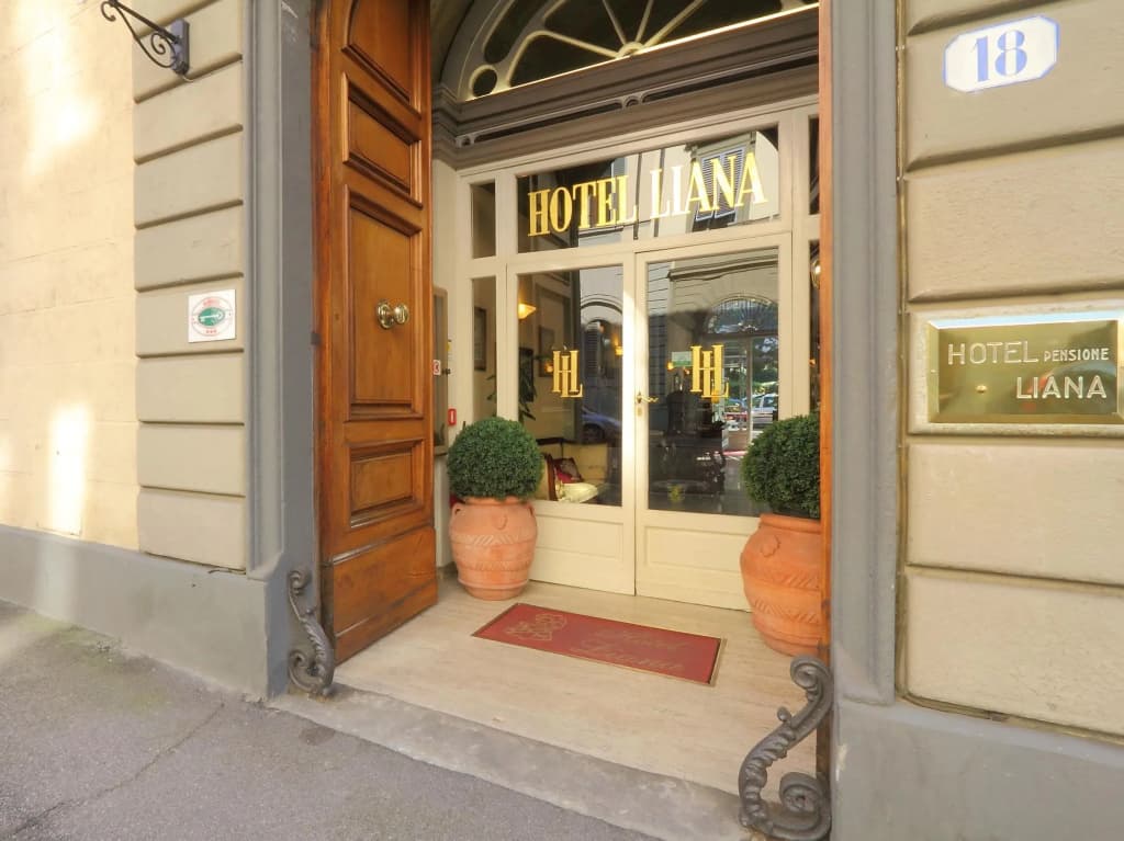 Hotel Villa Liana - photo 1