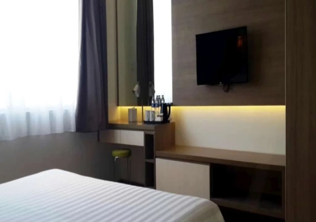 Whiz Prime Hotel Kelapa Gading - photo 6