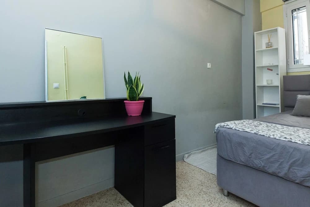 Modern 2 Bd Kipseli Hideaway Patio Apt - photo 5