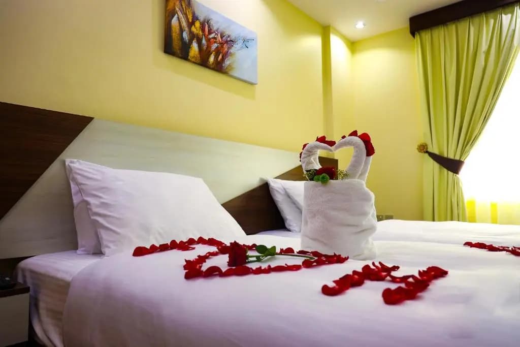 F & H Hotel - photo 5
