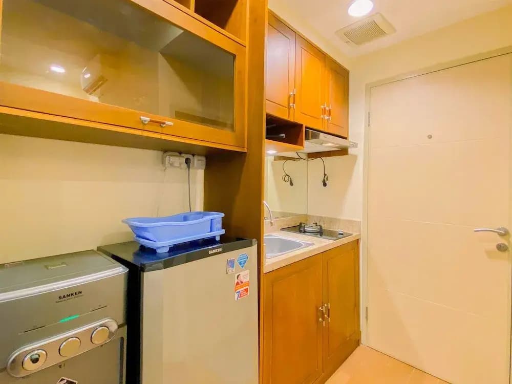 Good And Comfortable Studio At Menteng Square Apartment - photo 11