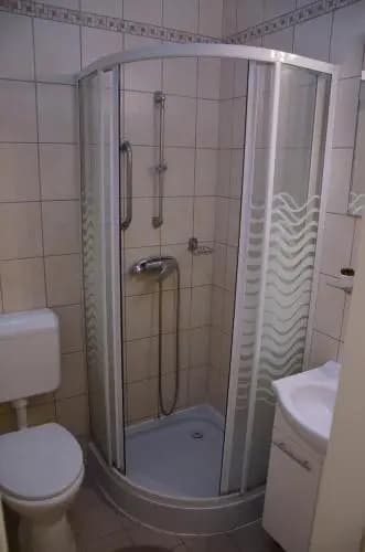 Guest Rest Studio Apartments - photo 10