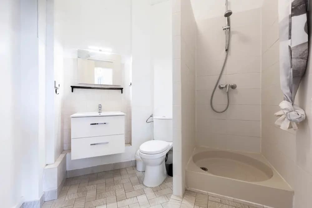 Zola Riverview Great 2 Bedroom in Paris - photo 29