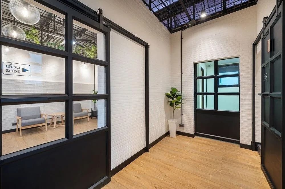 Siam Subway Hostel and Café - photo 17