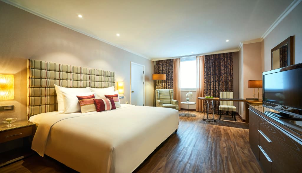 Windsor Plaza Hotel - photo 3