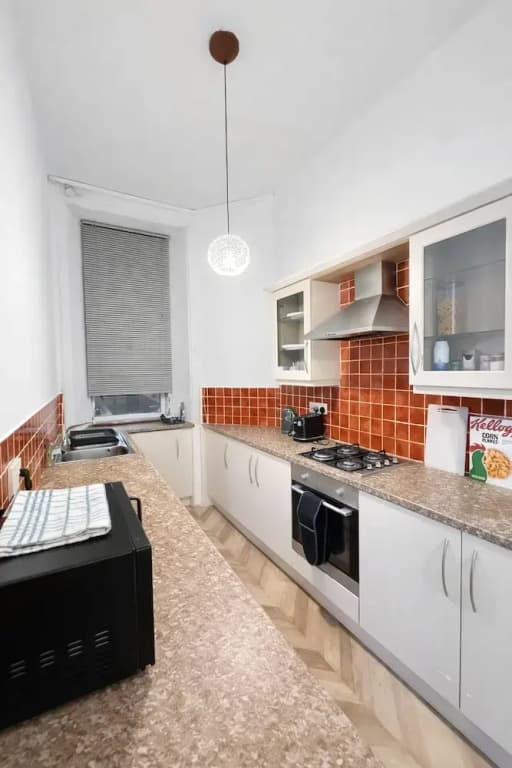 Spacious Easter Road 2BR Apartment - photo 7