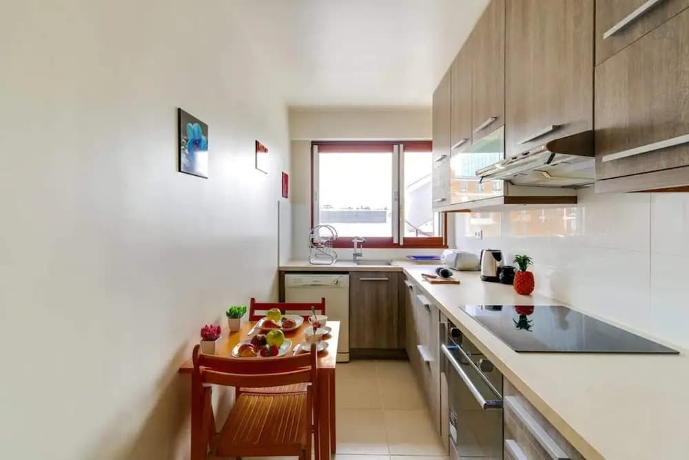 Spacious Apartment Near Exhibition Park - photo 10