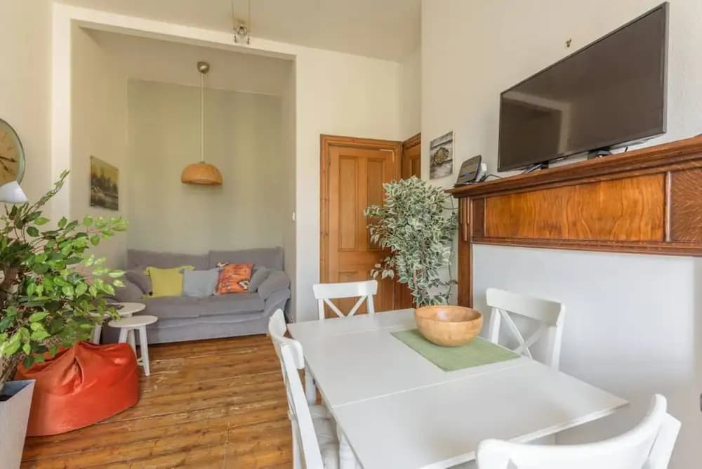 Modern 2 Bedroom Flat In Edinburgh City Centre - photo 11