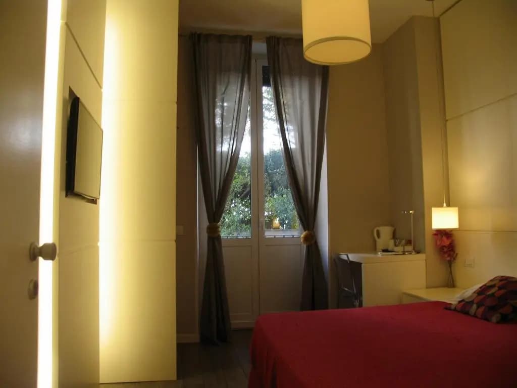 Guest House Piazza Bologna - photo 4