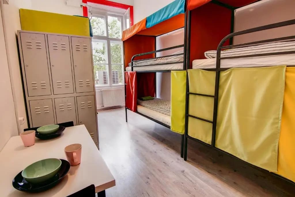 Pals Mini Hostel - photo 3