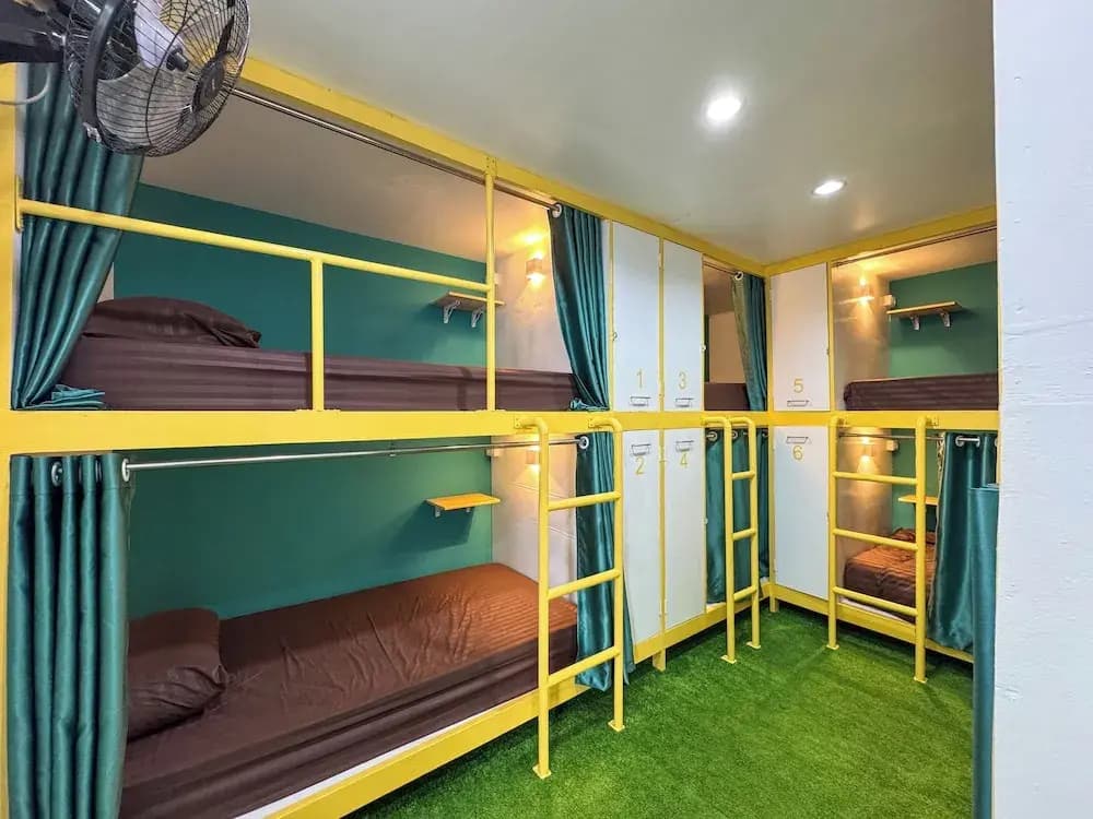Banana Bunkhouse Hostel - photo 2