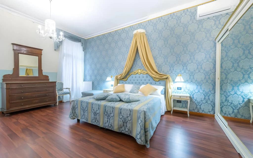 Friendly Venice Suites - photo 6