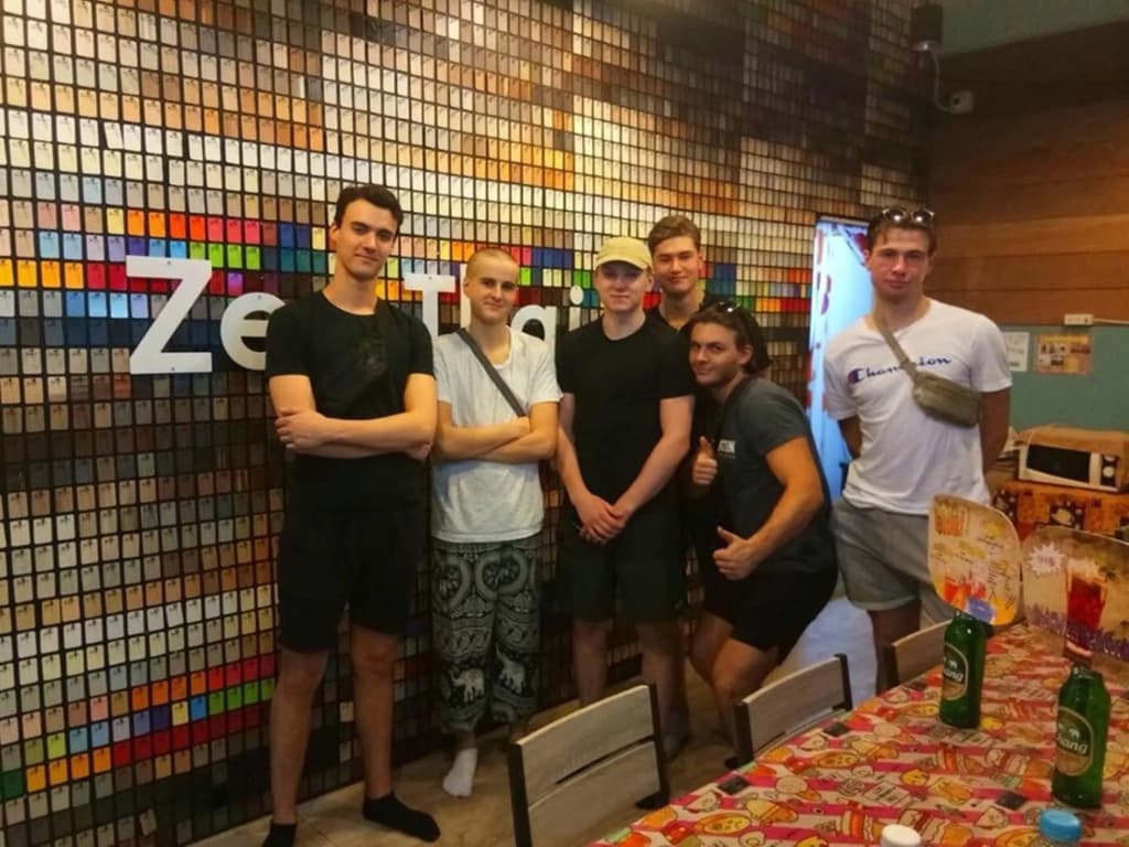 Zee Thai Hostel - photo 22