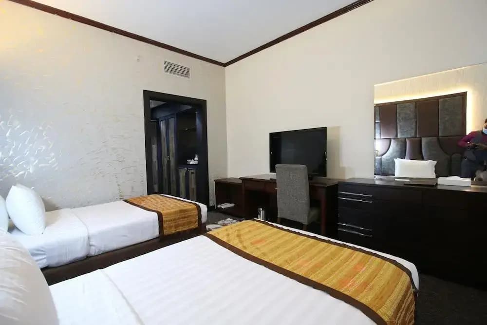 Knight Armour Hotel - photo 7