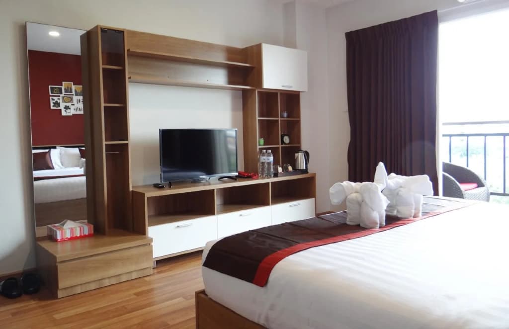 Infinity Holiday Inn Bangkok - photo 4