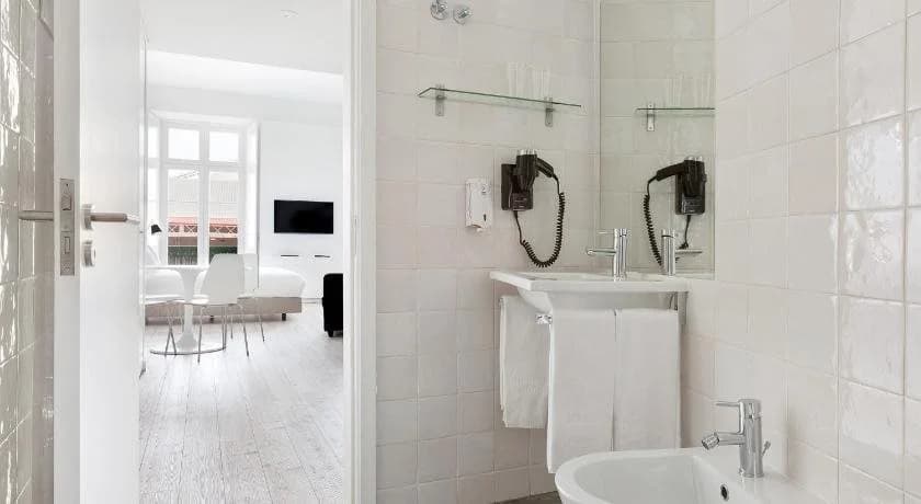 Hello Lisbon Rossio Apartments - photo 9