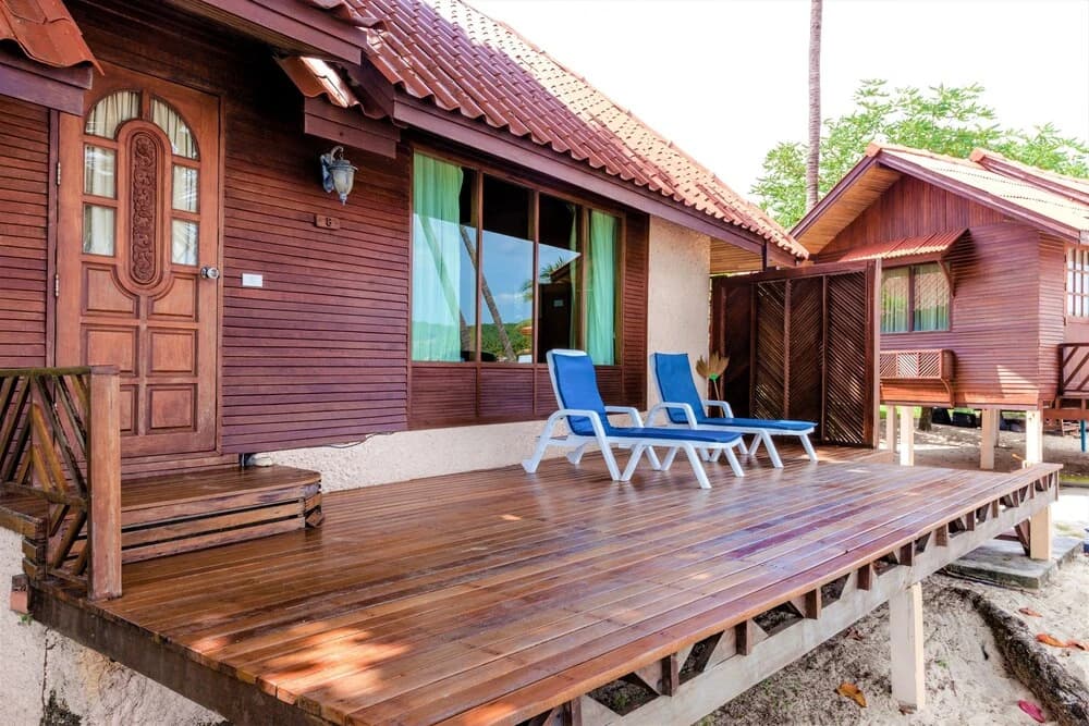 Bangrak Pier Bungalow - photo 15
