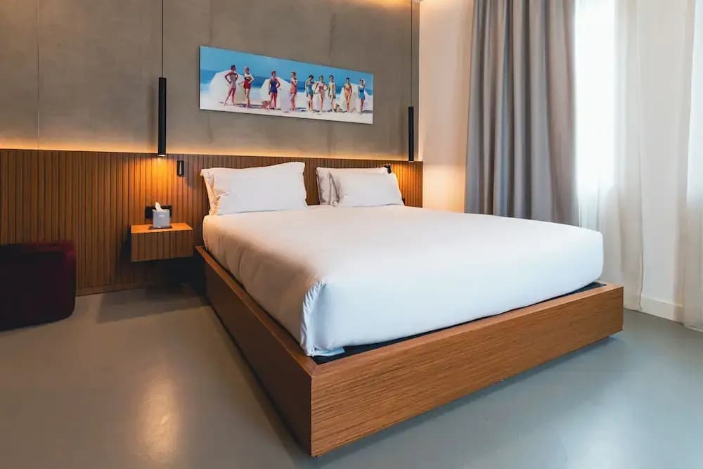 J Maluni City Hotel - photo 35