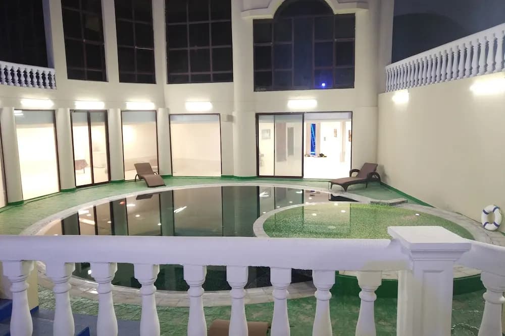 Emirates Hills Lake View Villa - photo 17