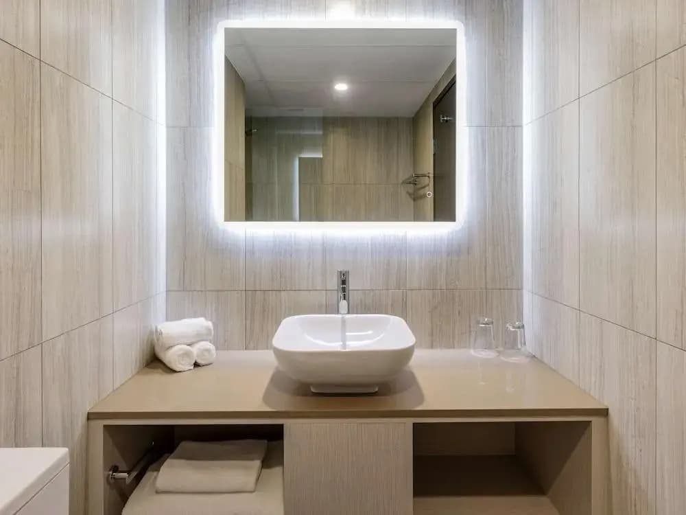 Carlton Crest Hotel Sydney - photo 8