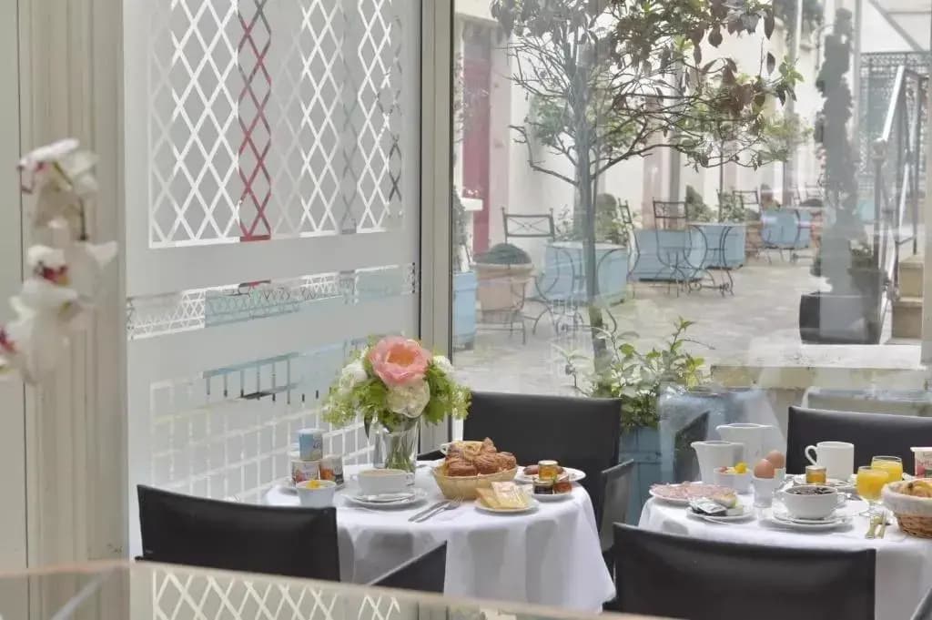 Hôtel Suites Unic Renoir Saint Germain - photo 11