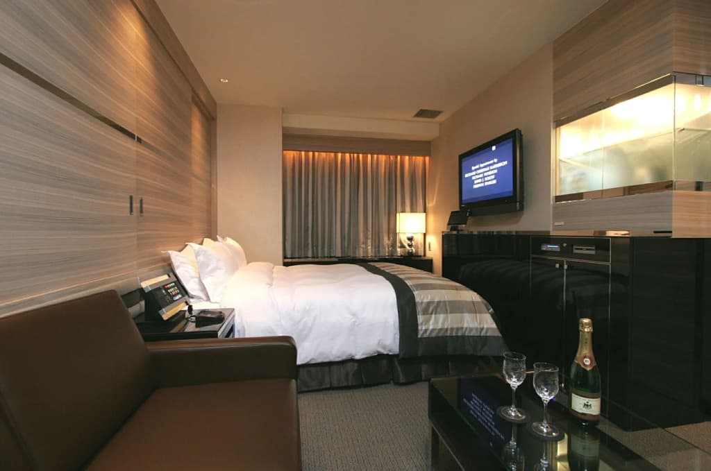 Hotel The Glanz - photo 4