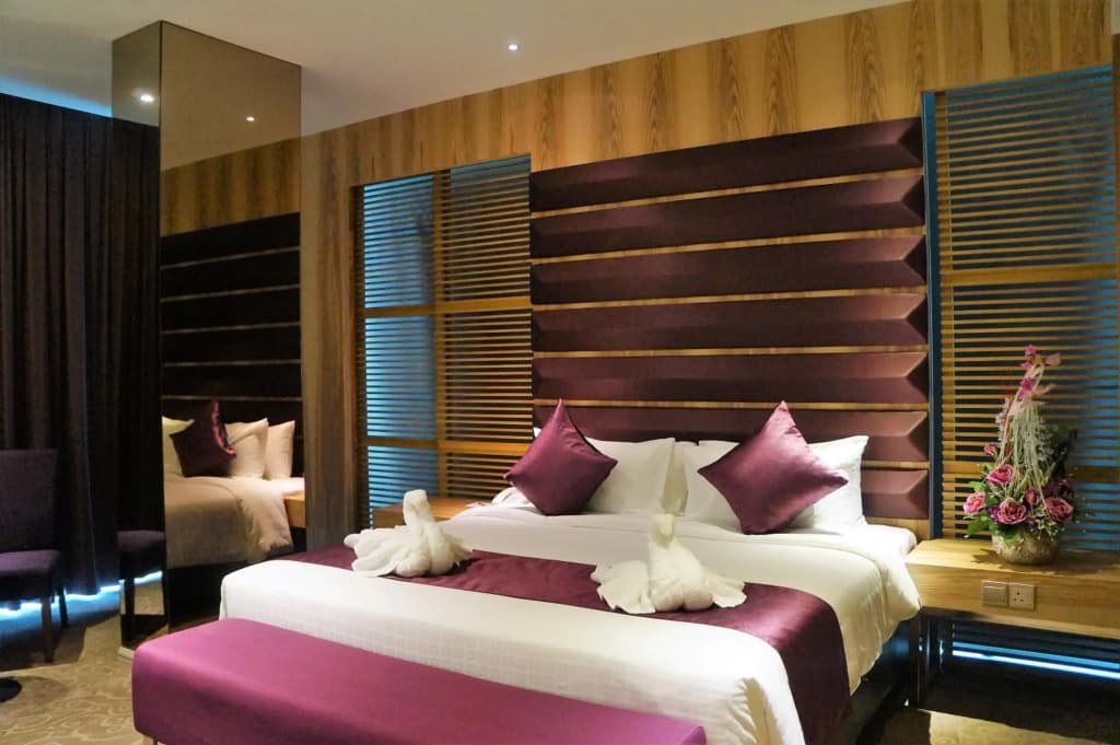 Greens Hotel & Suites - photo 3