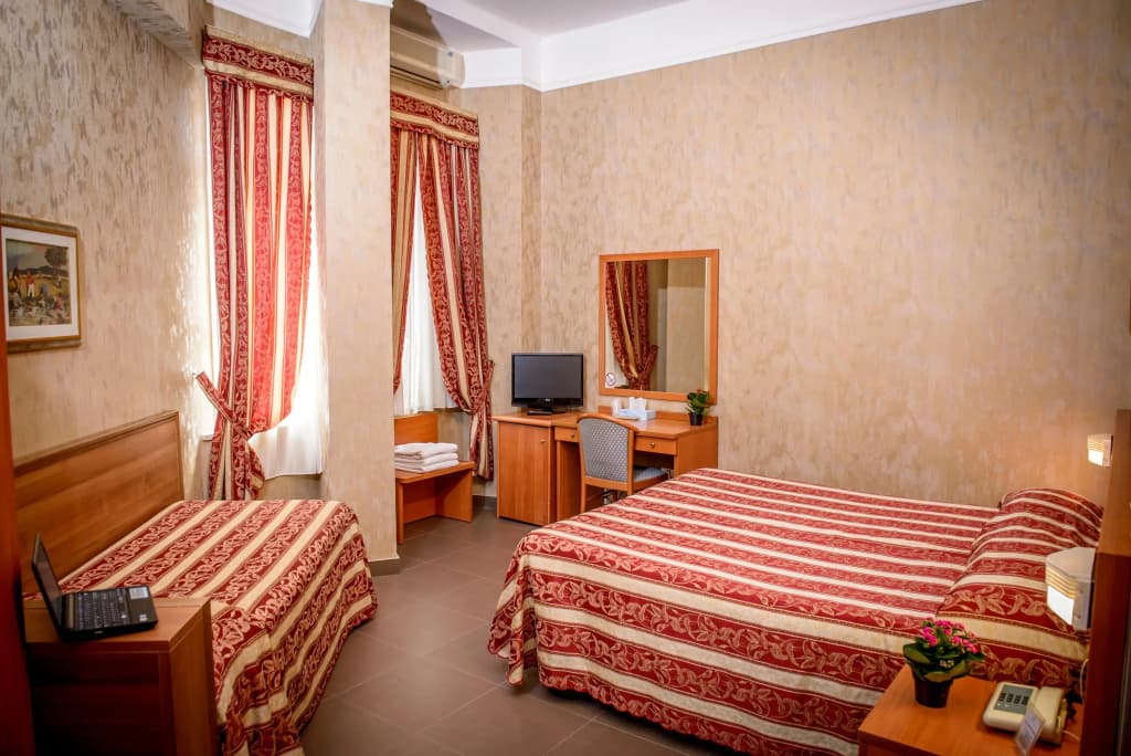 Hotel Emmaus - photo 3