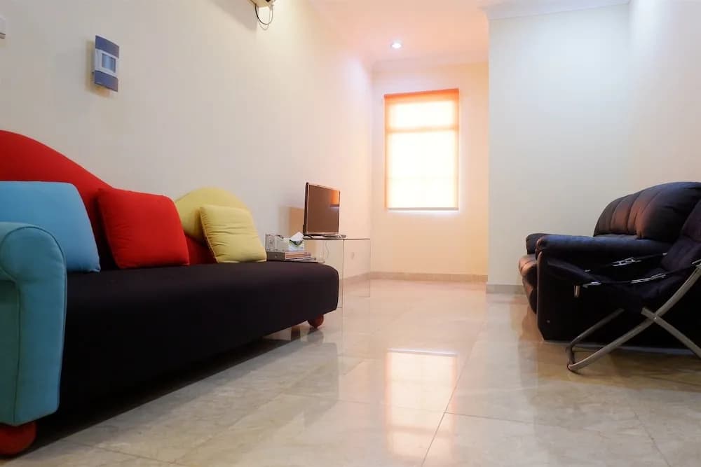 Homey The Bellezza Apartment - photo 12