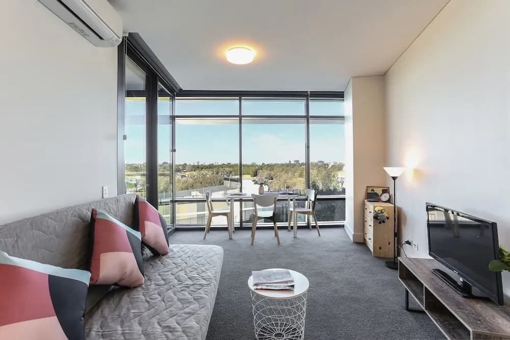 Highrise Apartment At Olympic Park - photo 4