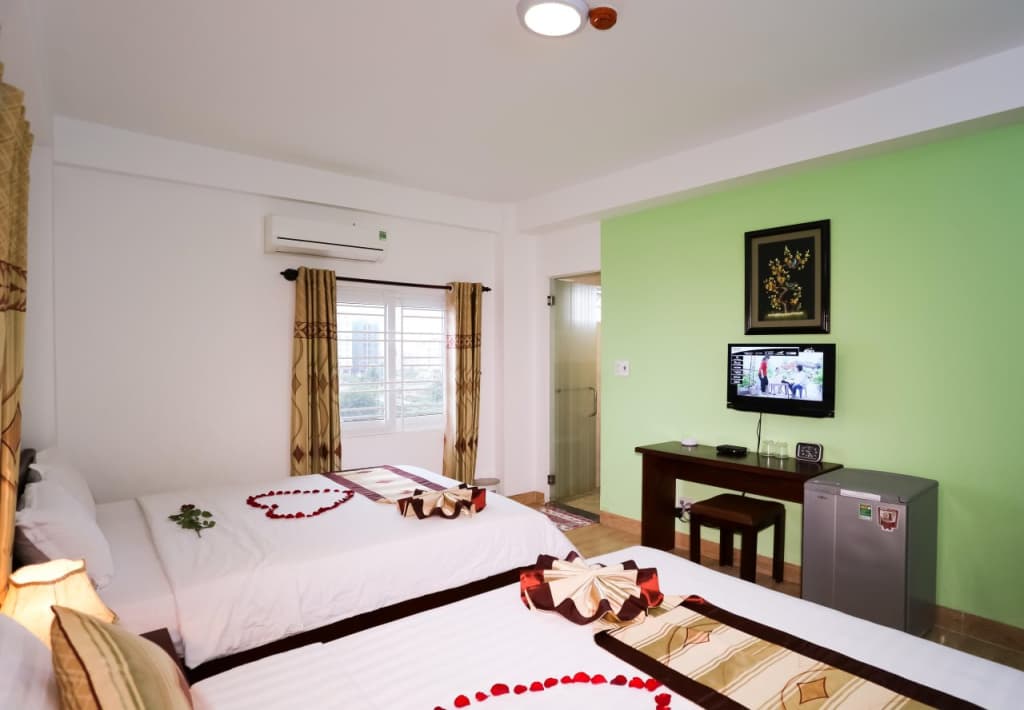 Little Gold Hotel - photo 13