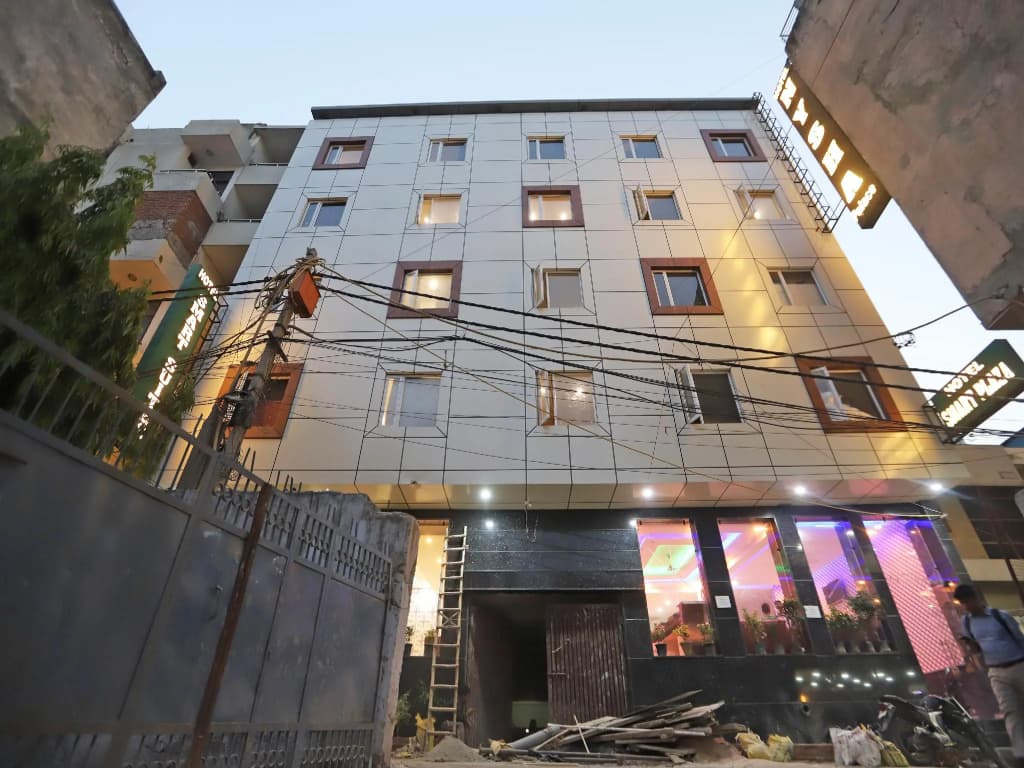 FabHotel Smart Suites - main photo