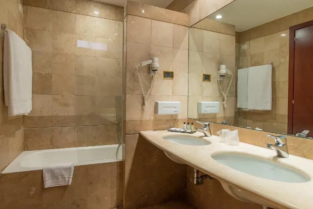 Hotel Accademia - photo 8