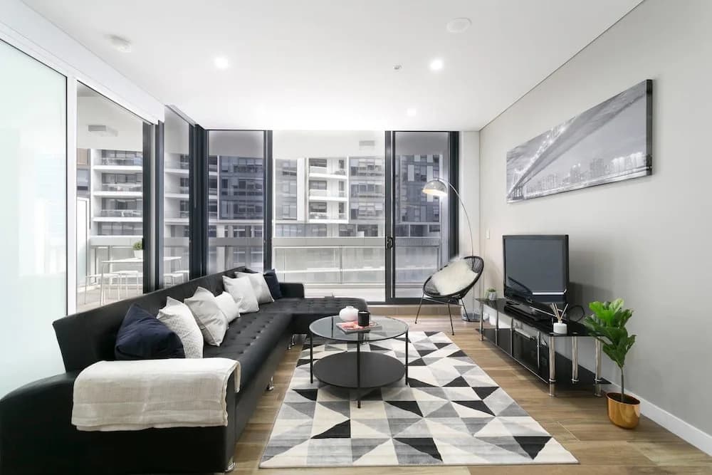Chic CBD Pad + Pool + Gym + Sauna + Parking - photo 6