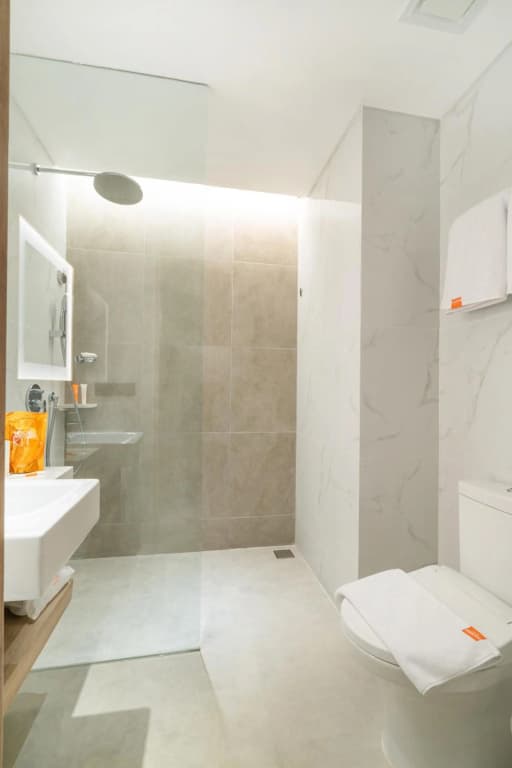 HARRIS Suites Puri Mansion Jakarta - photo 23