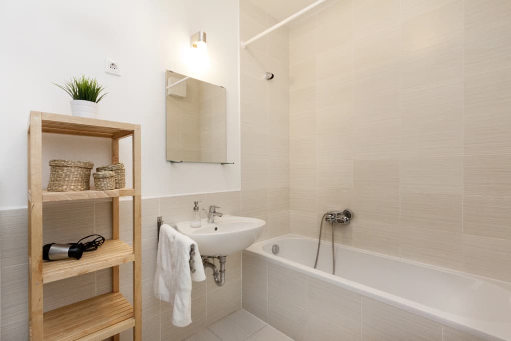 Corvin Plaza Apartments & Suites - photo 9