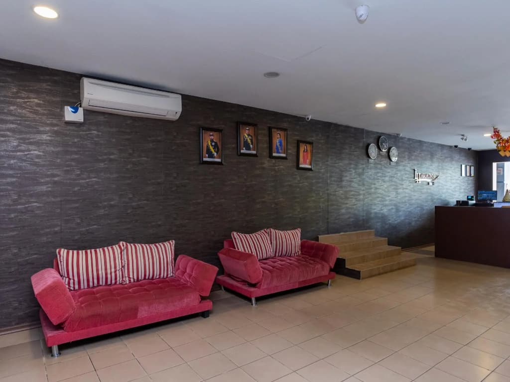 OYO 960 I Harmony Hotel - photo 2