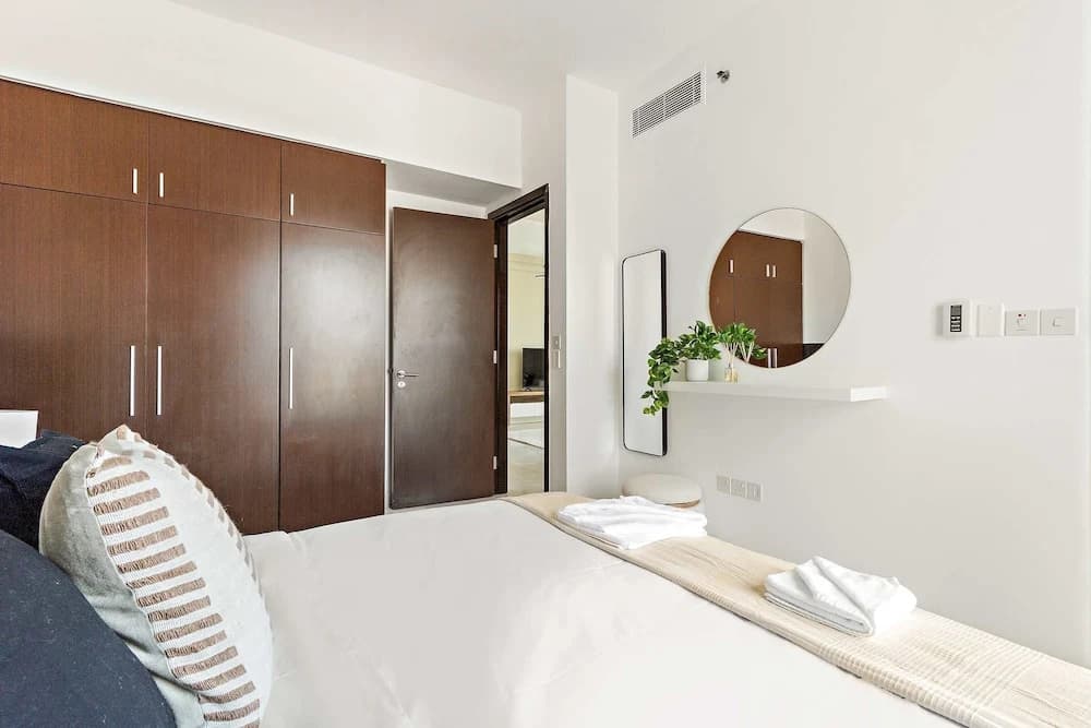 Silkhaus Luxury 2BR in Marina Heights Near Canal - photo 1