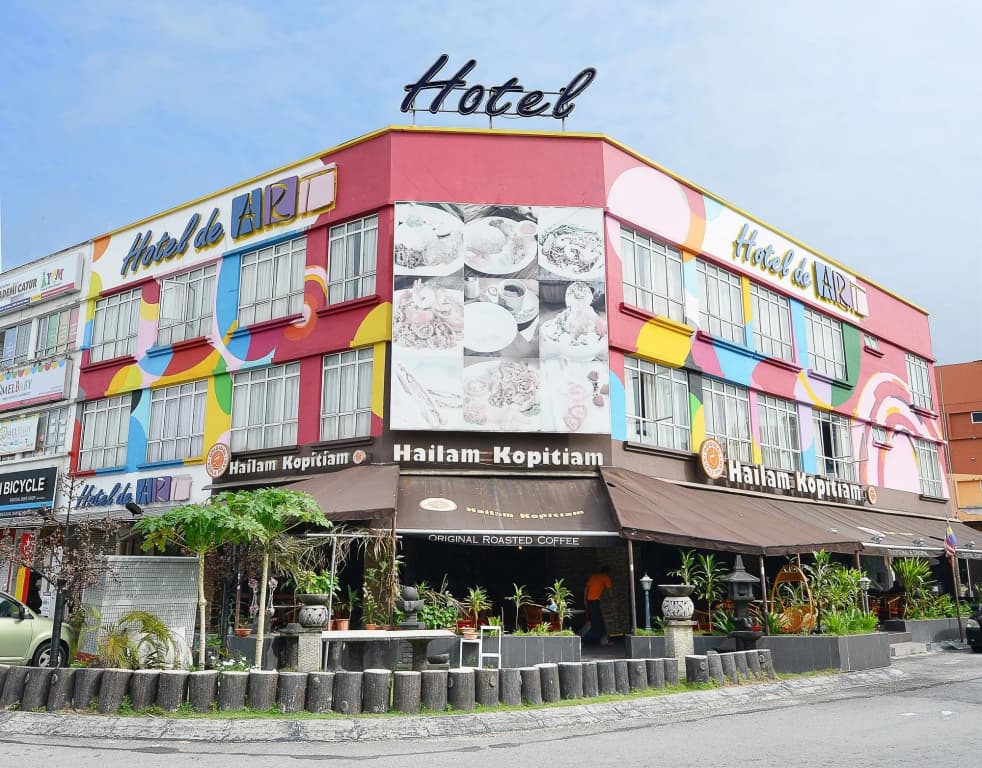 Seeds Hotel - main photo