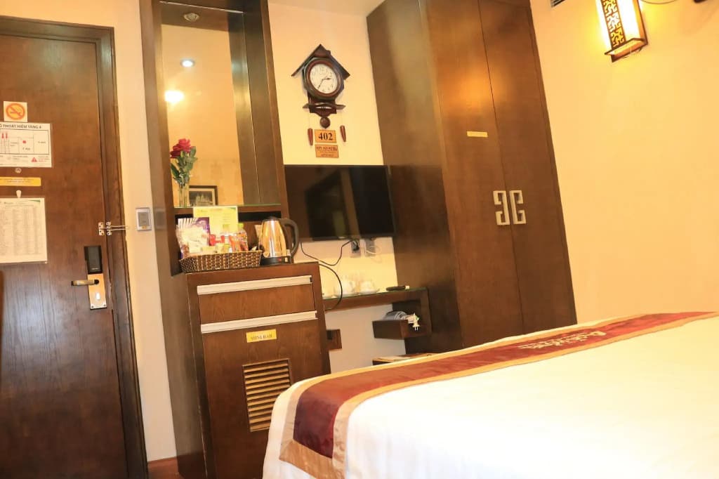 New Moon Hotel - photo 15