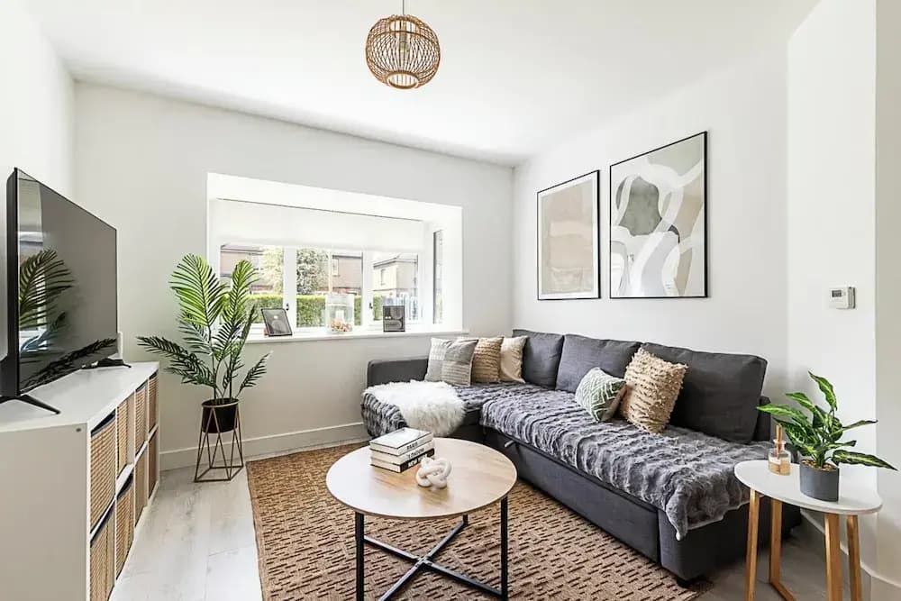 Semi-detached House With Modern Bespoke Interior - photo 12