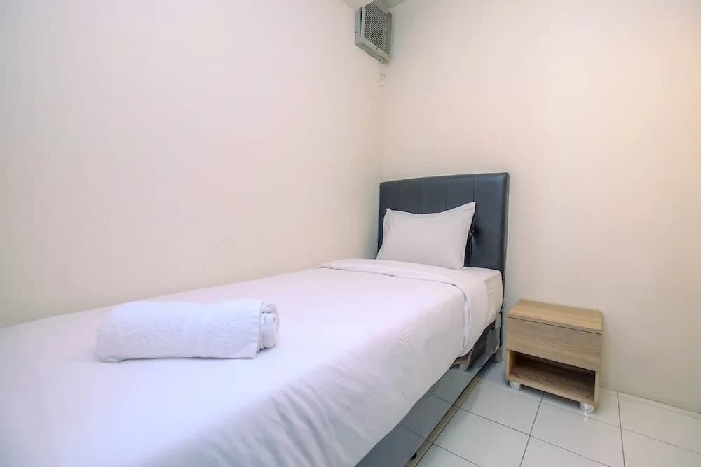 Minimalist and Cozy 2BR Apartment at Kalibata City Residence - photo 4